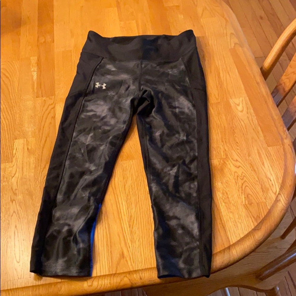 Under armor capri running legging with blue mesh